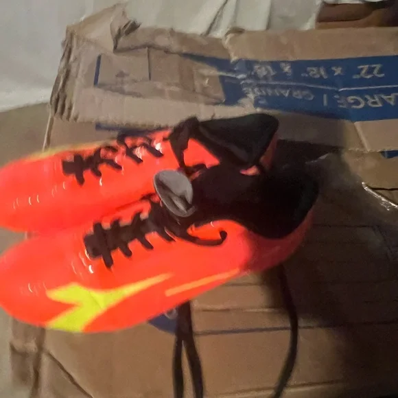 Diadora Neon Pink and Yellow Soccer Cleats - Picture 5 of 9